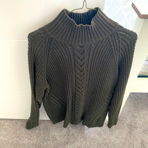 Lululemon sweater - Picture 2 of 3